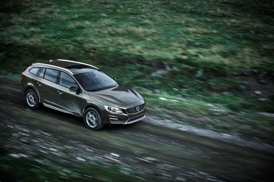  Volvo V60 T5 Cross Country 2015 года  (фото 19 из 38)